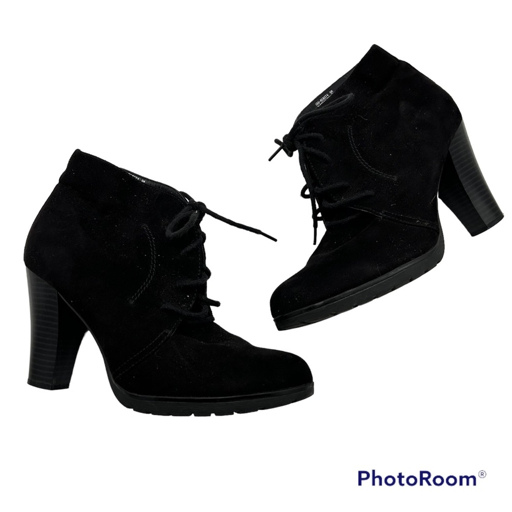 Modelista black lace up heeled boots Sculpture
